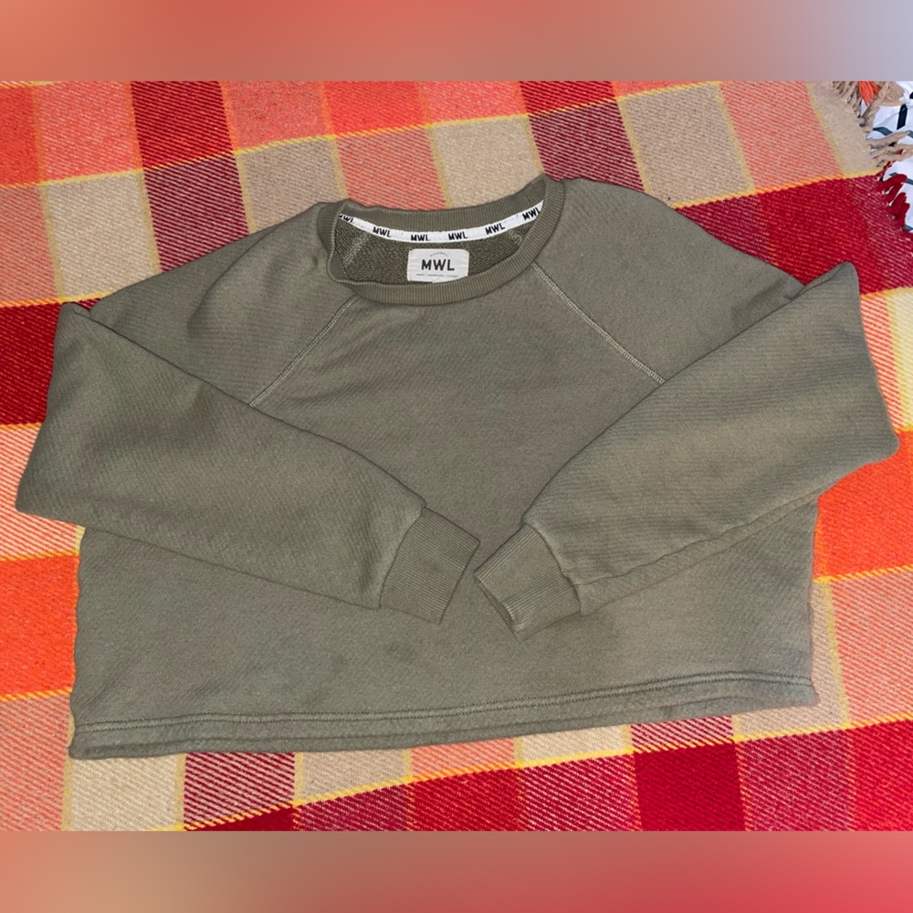 Madewell olive green cropped casual crewneck